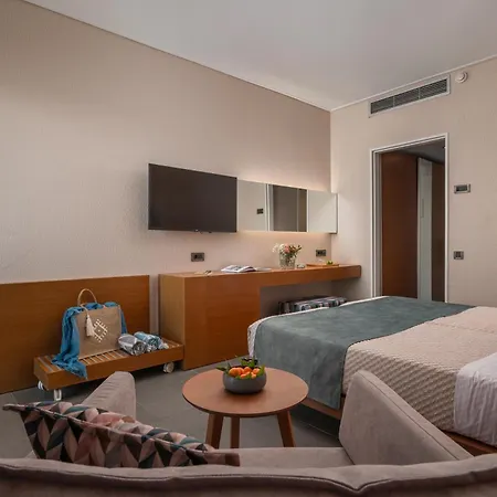 ホテル Skiathos Palace 4*