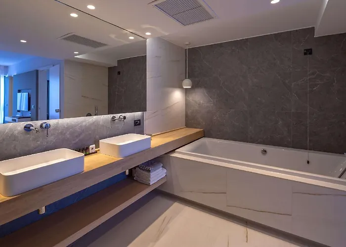 Otel Skiathos Palace